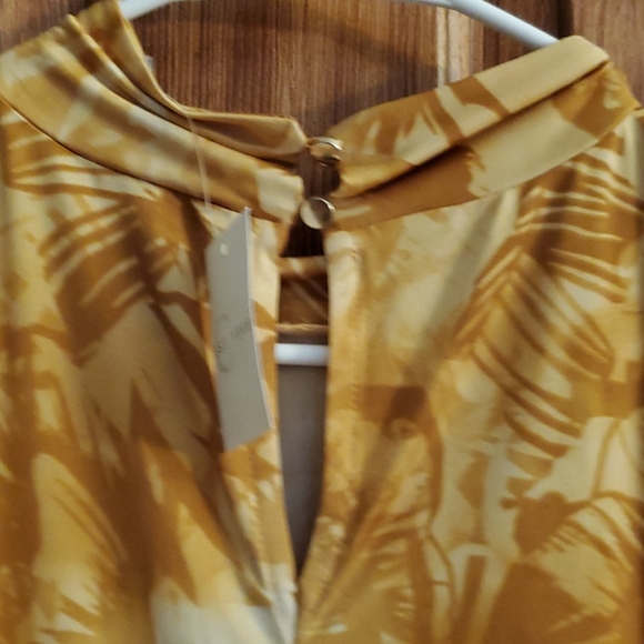 Yellow blouse - Picture 2 of 3